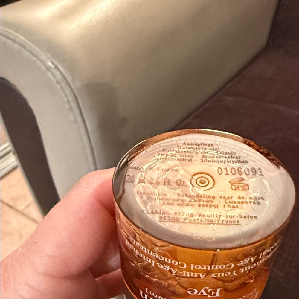 Clarins Double Eye Serum Multiple Award Winning Formula - Picture 4 of 4